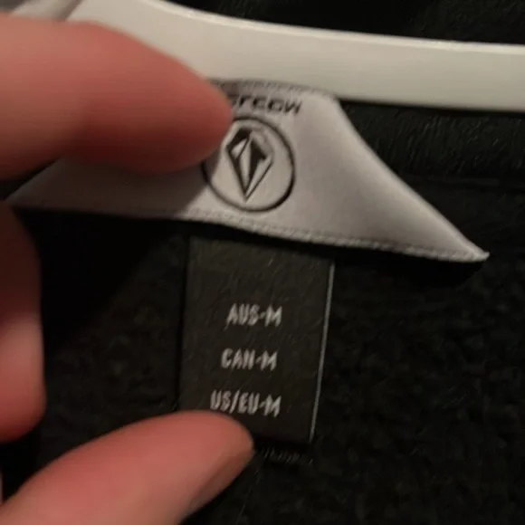 Volcom sweater - Picture 2 of 4